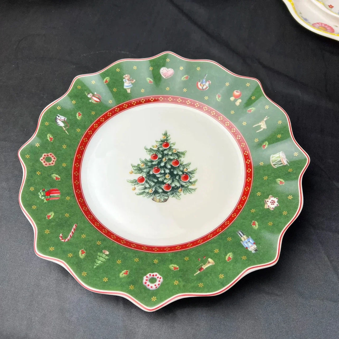 DecorBites™ Christmas Porcelain Tableware Set